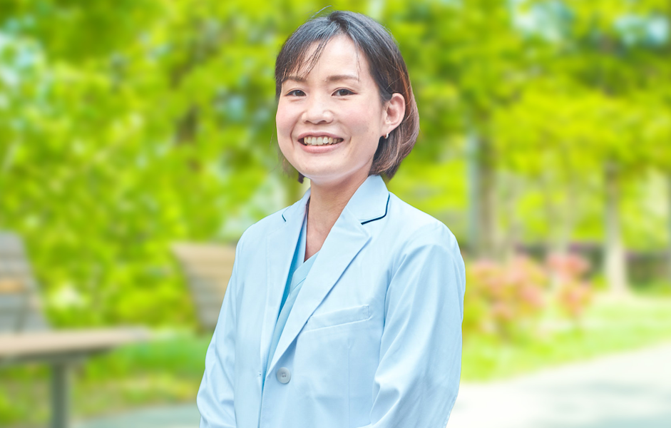 院長 新倉 綾子