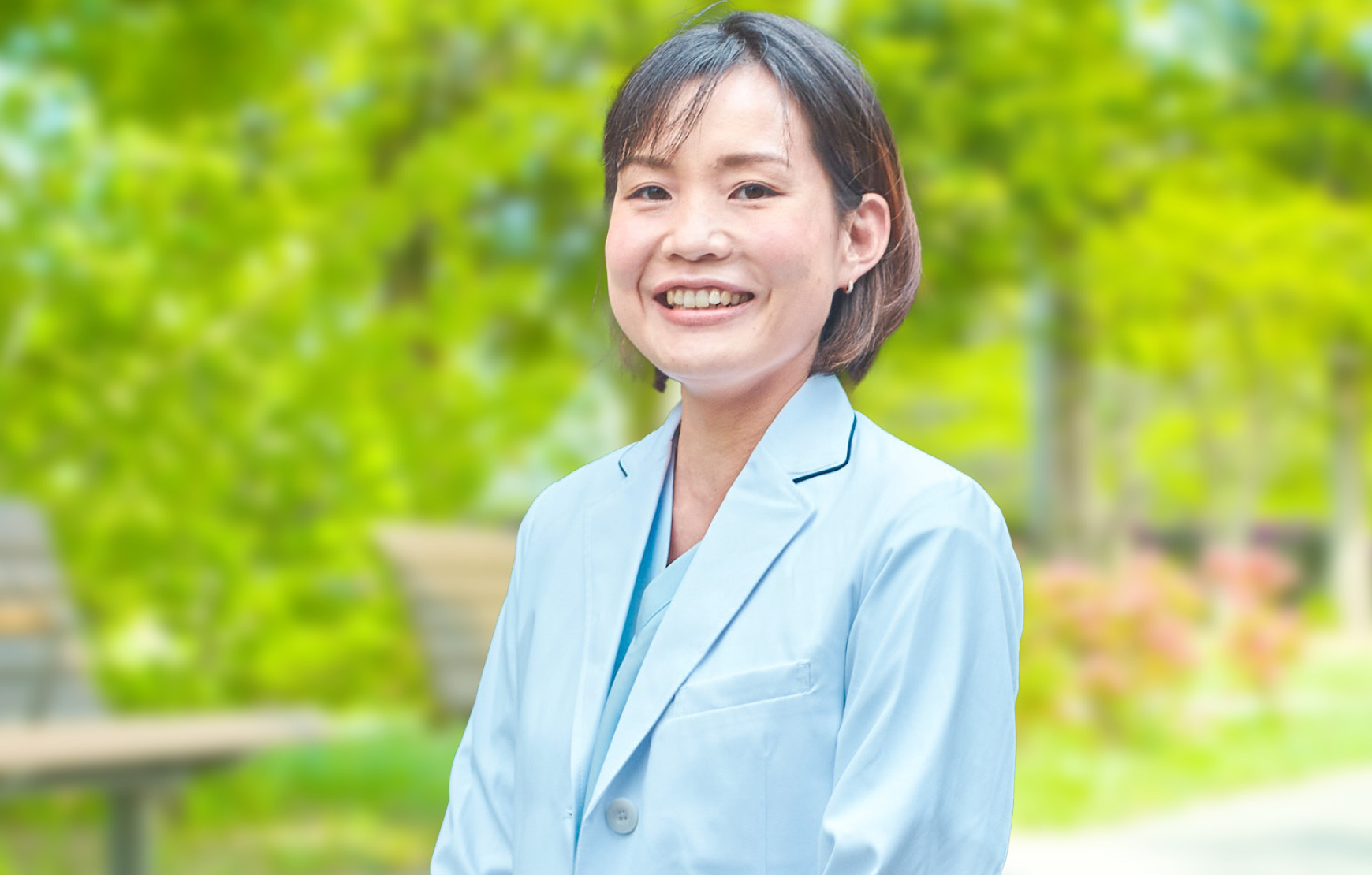 新倉綾子先生