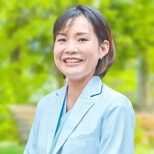 新倉 綾子